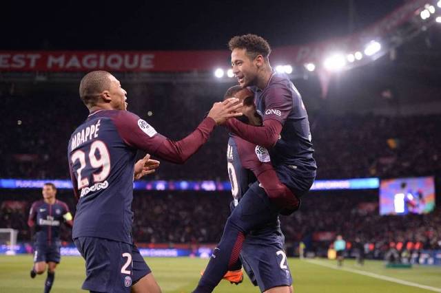  姆巴佩独造三球展锋芒，巴黎圣日耳曼客场轻取三分