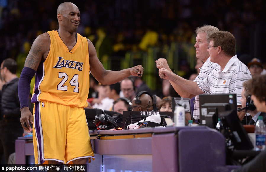  朗斯老将告别战感人至深，替补登场完成传奇谢幕  